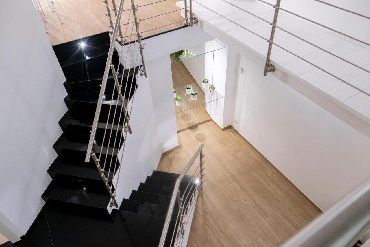 Dada Loft Apartment เชฟาลู ภายนอก รูปภาพ